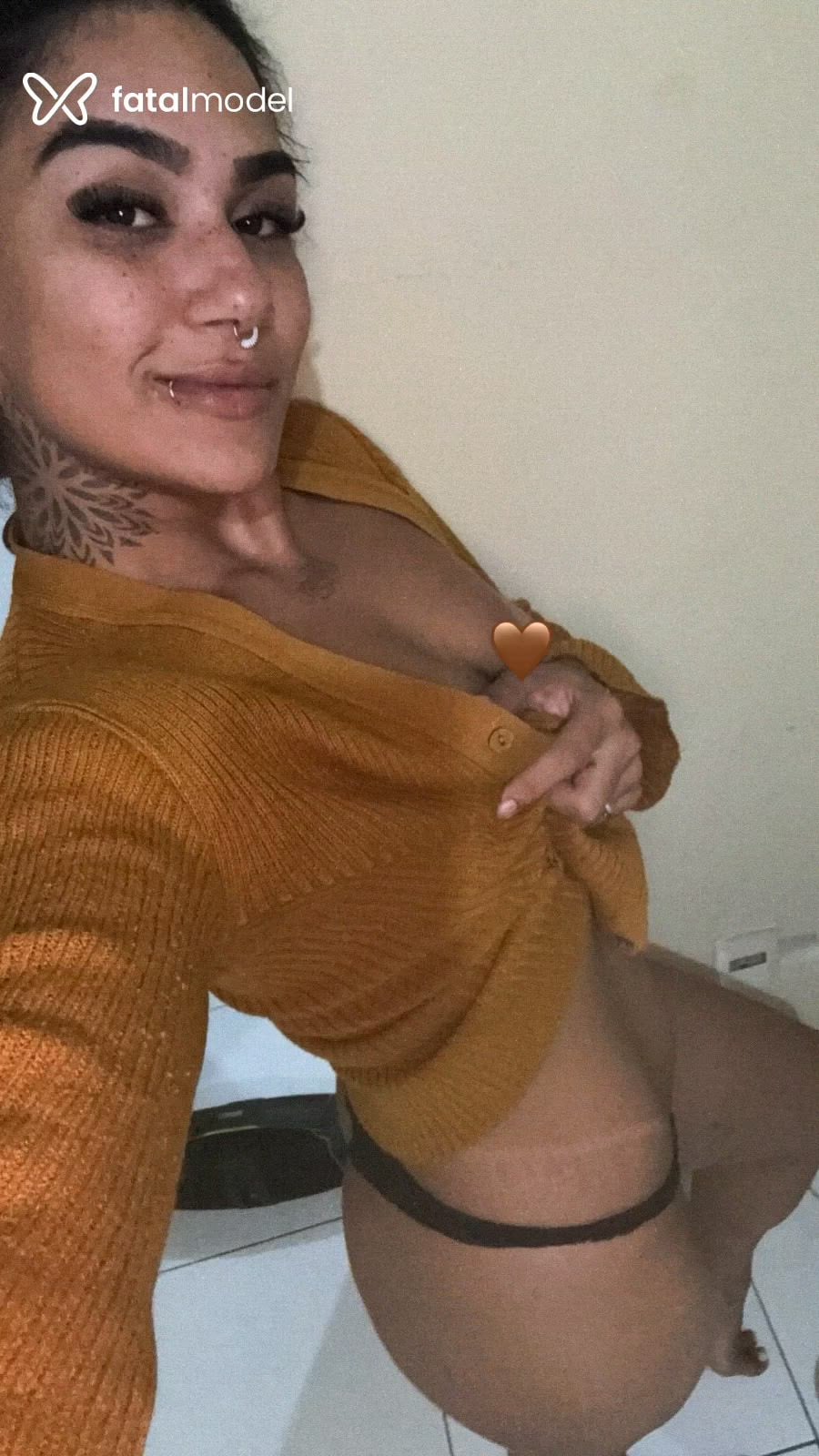 Capa de Sarah Ferreira